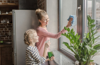 Umývanie okien: Takto to zvládnete rýchlo a bez šmúh!
