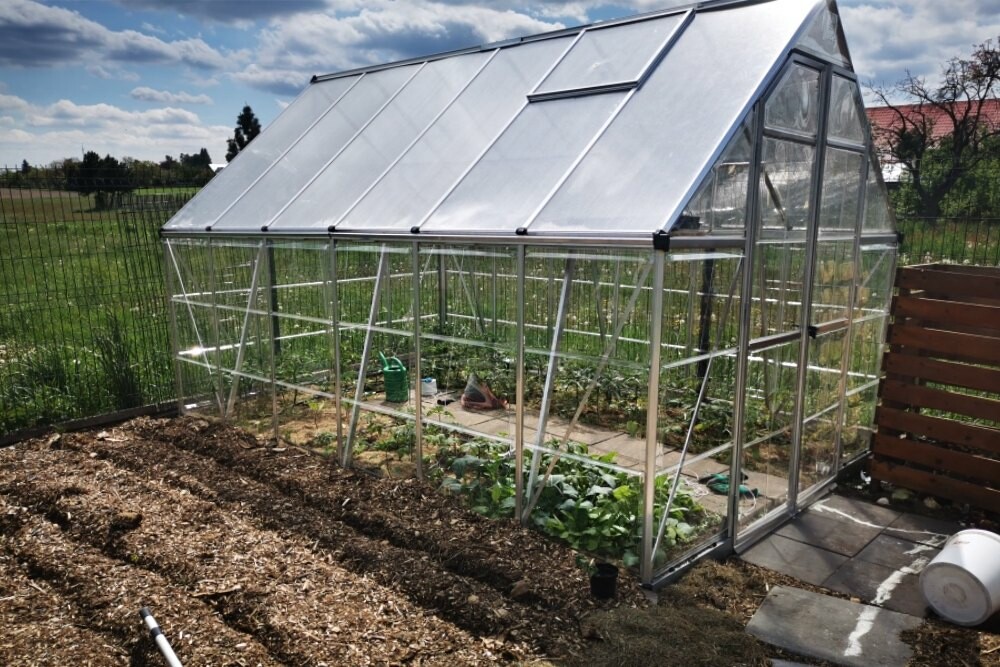 Polykarbonátový záhradný skleník