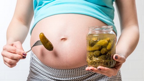 Čo nejesť v tehotenstve? Ktoré potraviny obmedziť a ktorým sa úplne vyhnúť?