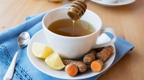 Už ste vyskúšali kurkumový čaj? Zistite, pri ktorých neduhoch sa ho oplatí popíjať!