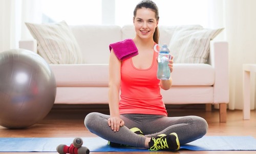Cvičenie doma: 7 cvičení s vlastnou váhou zameraných na chudnutie!