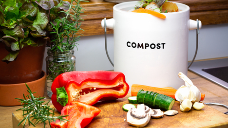Krôčik k životu bez odpadu: Naučte sa, ako kompostovať hoci aj doma