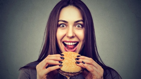 Zastavte túžbu po nezdravých jedlách. TOP 8 trikov a rád, ako na to!